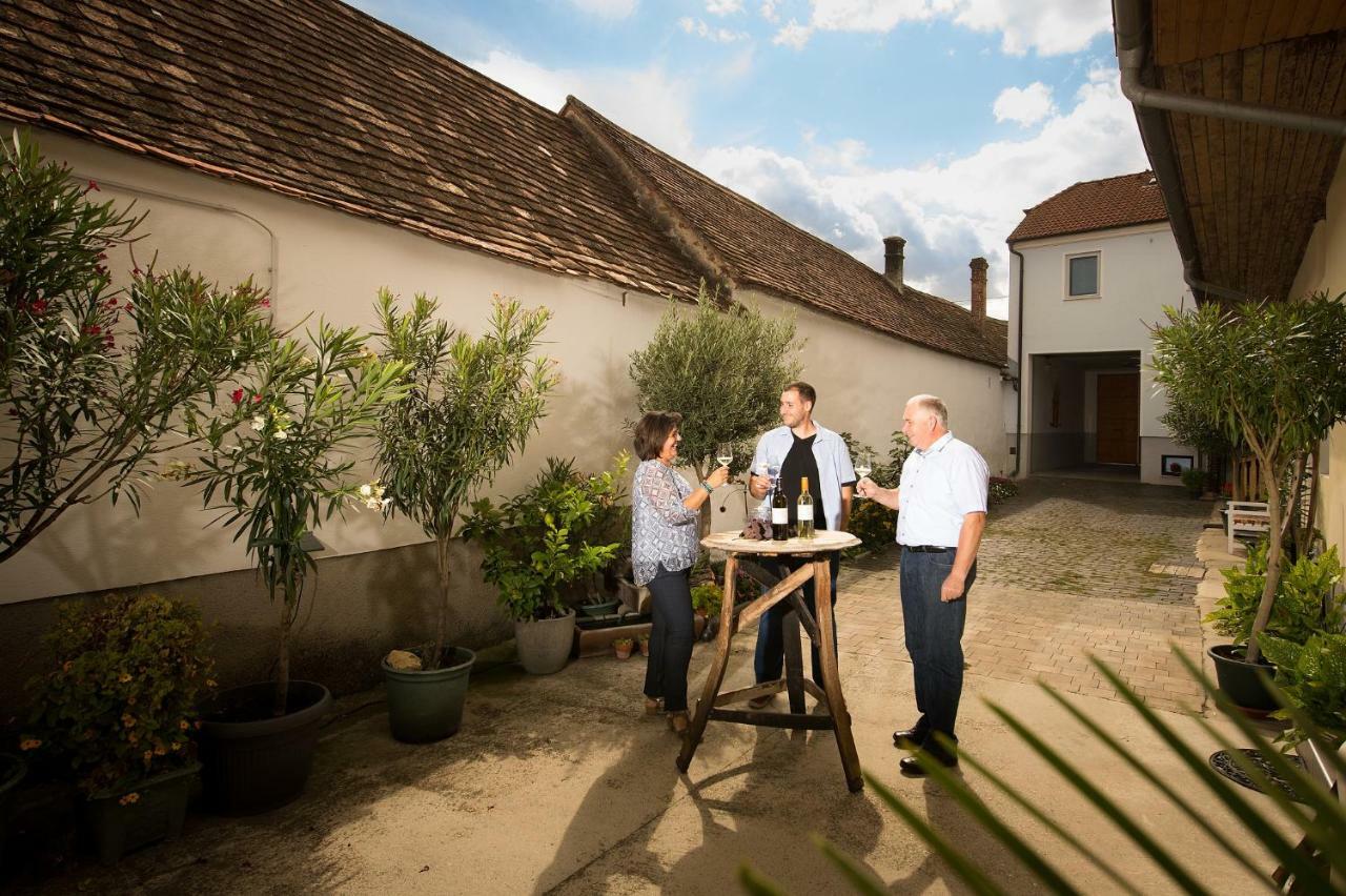 Weingut Familie Krell 호텔 Mitterretzbach 외부 사진